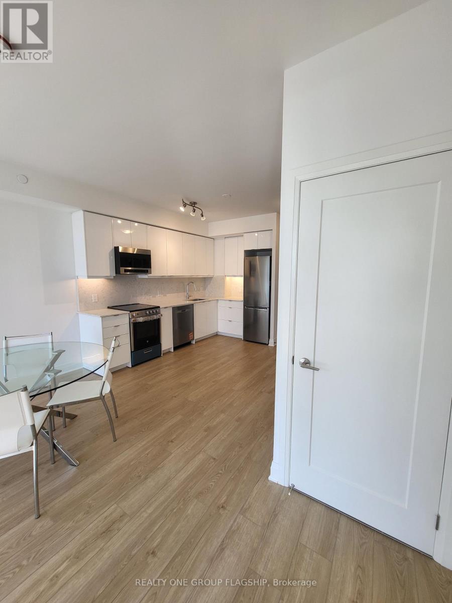 618 - 700 Sheppard Avenue W Property Photo 11