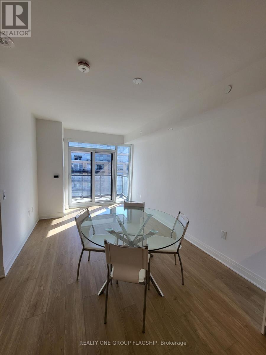 618 - 700 Sheppard Avenue W Property Photo 12