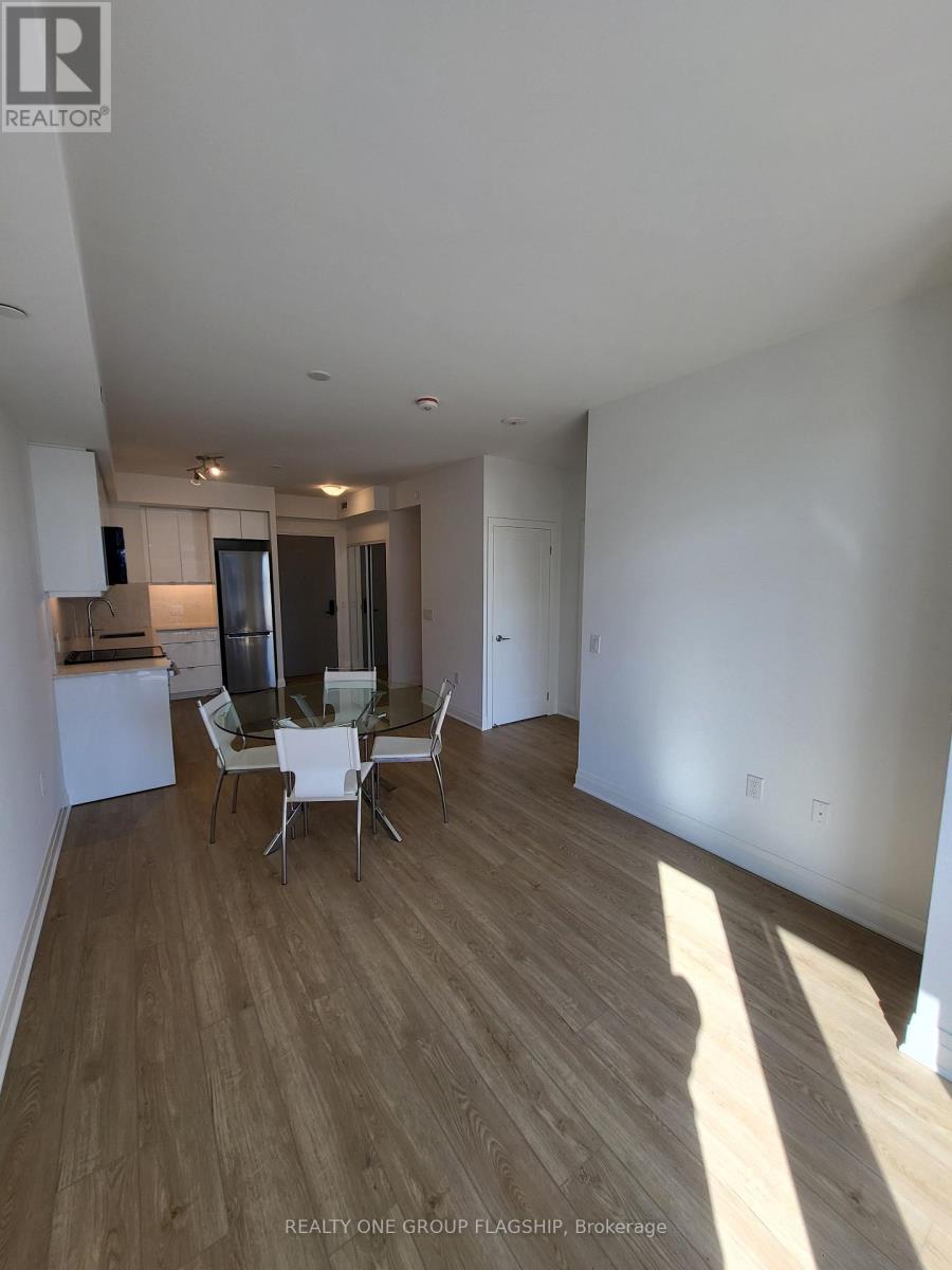 618 - 700 Sheppard Avenue W Property Photo 13