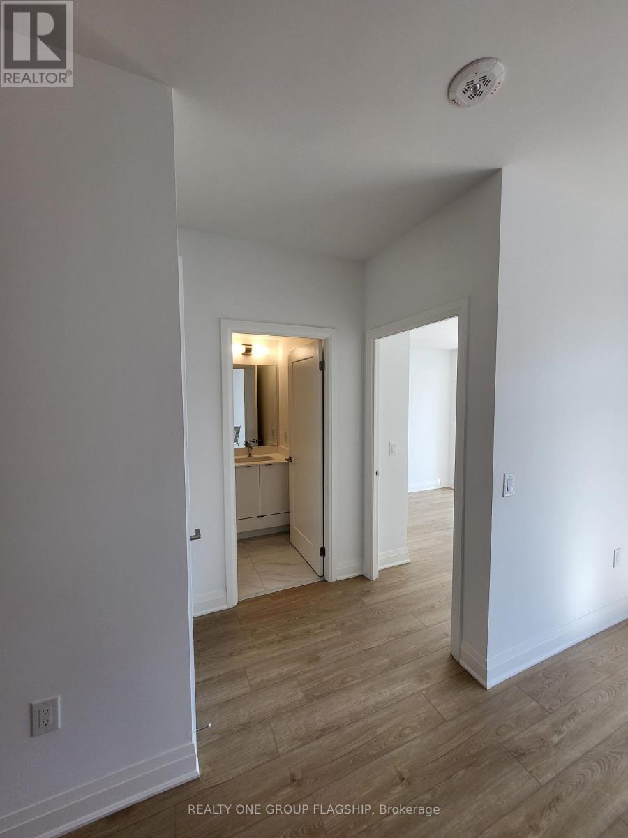 618 - 700 Sheppard Avenue W Property Photo 14