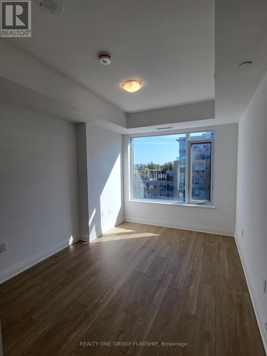 618 - 700 Sheppard Avenue W Property Photo 19