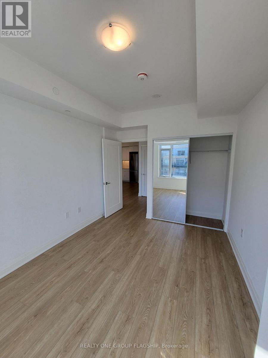 618 - 700 Sheppard Avenue W Property Photo 21