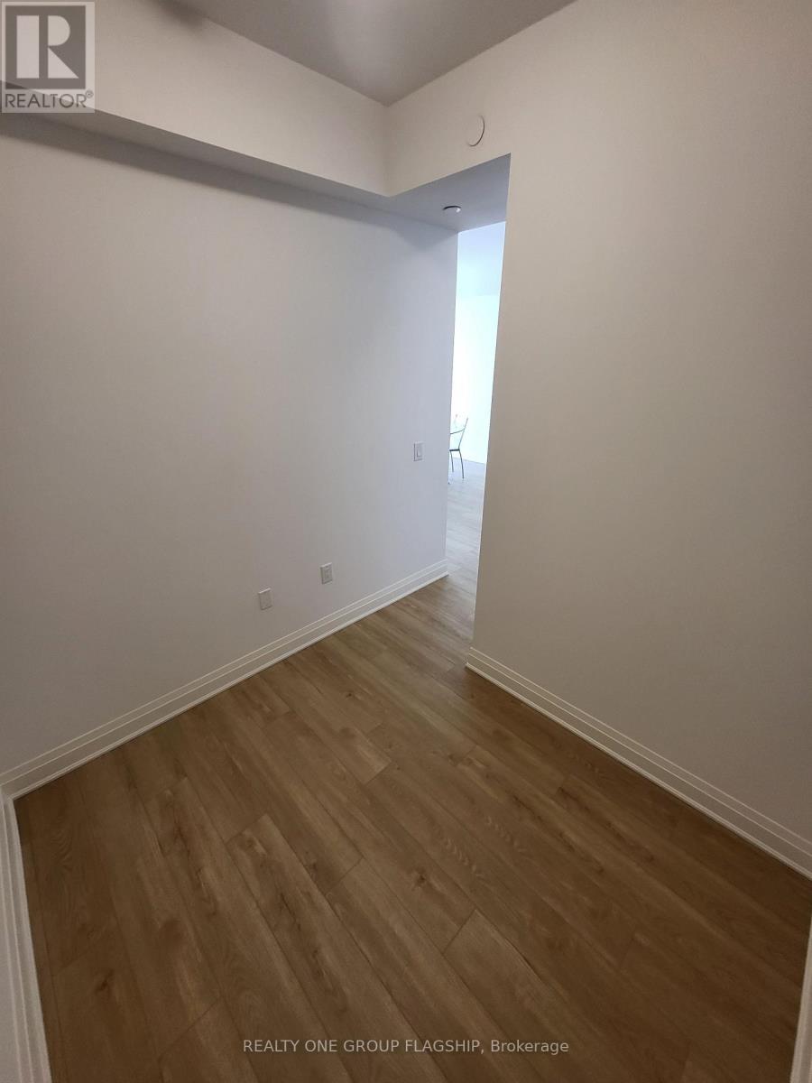 618 - 700 Sheppard Avenue W Property Photo 22