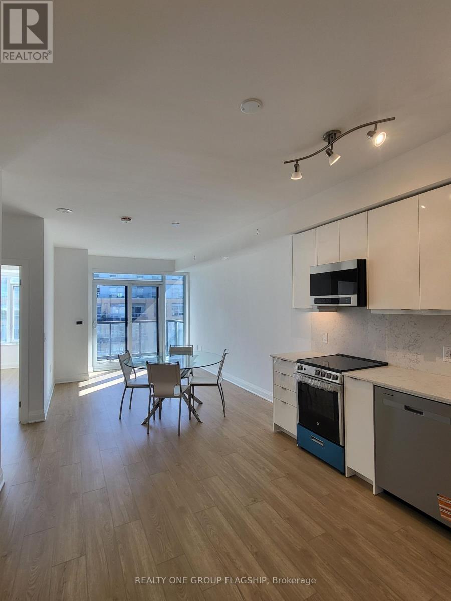 618 - 700 Sheppard Avenue W Property Photo 24