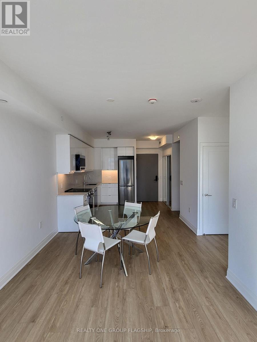 618 - 700 Sheppard Avenue W Property Photo 25