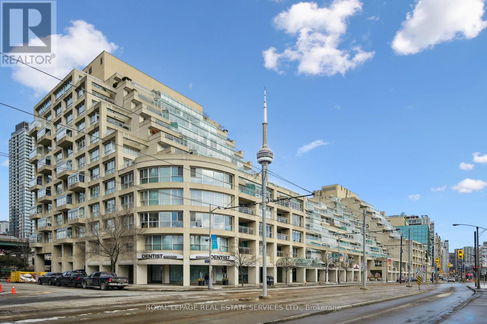 601 - 480 Queens Quay W Property Photo 1