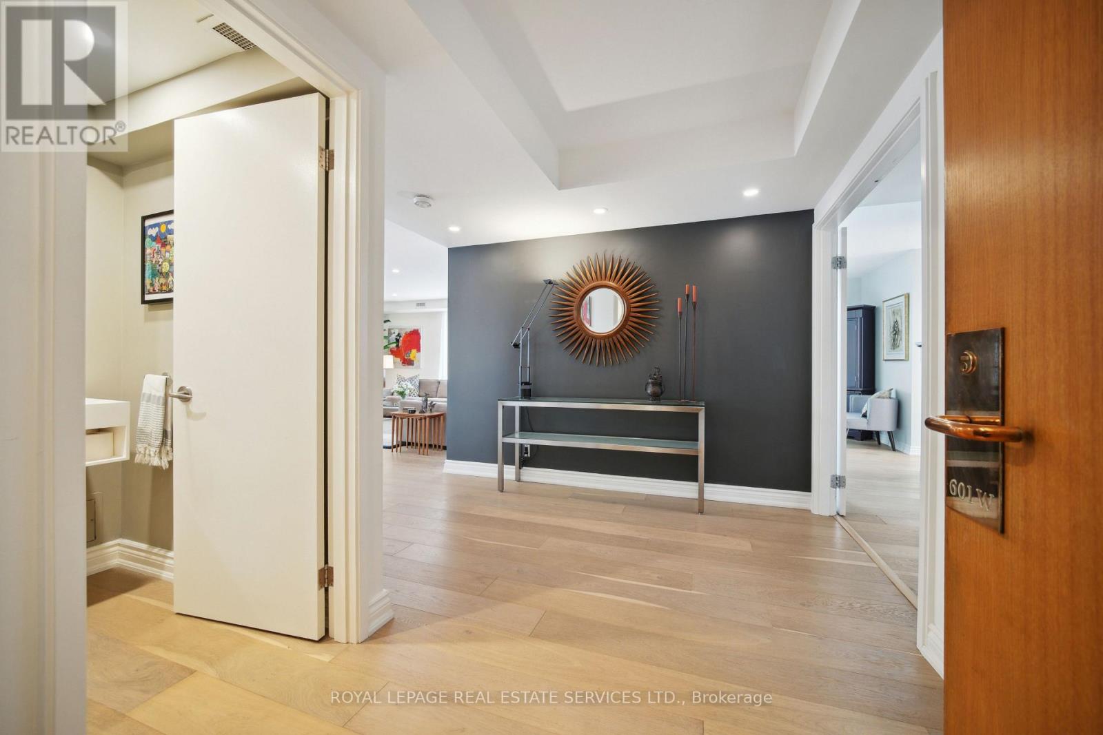 601 - 480 Queens Quay W Property Photo 5