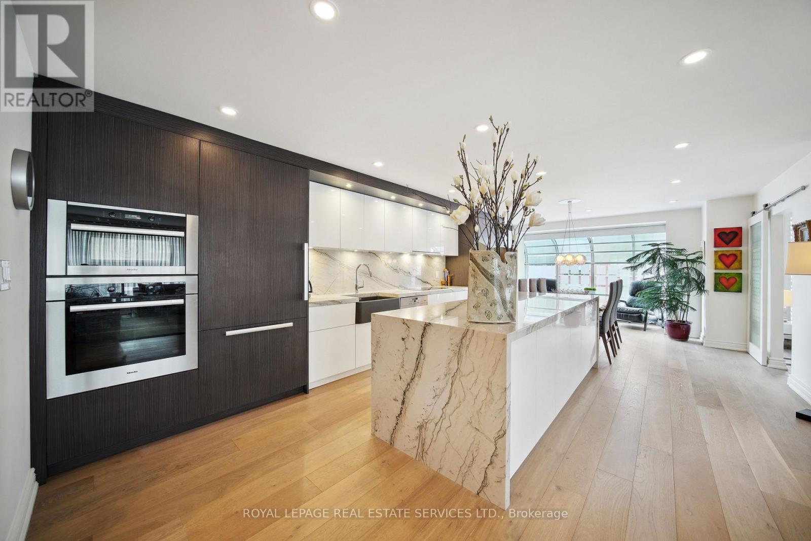 601 - 480 Queens Quay W Property Photo 10