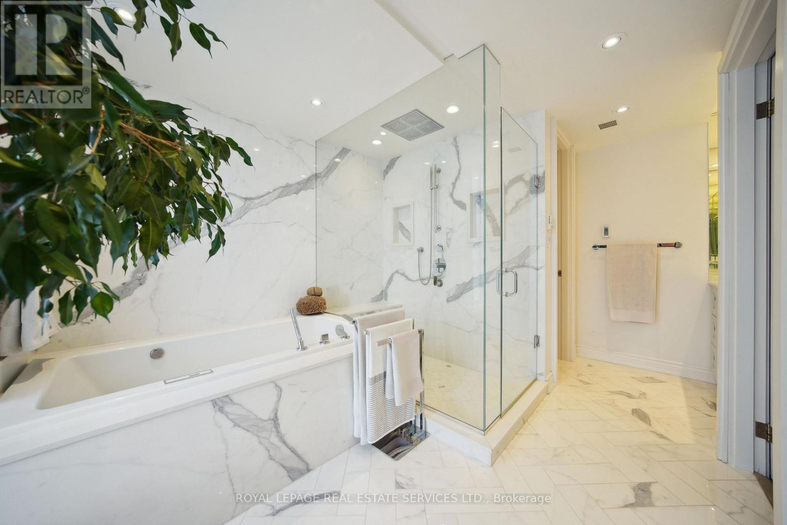 601 - 480 Queens Quay W Property Photo 36