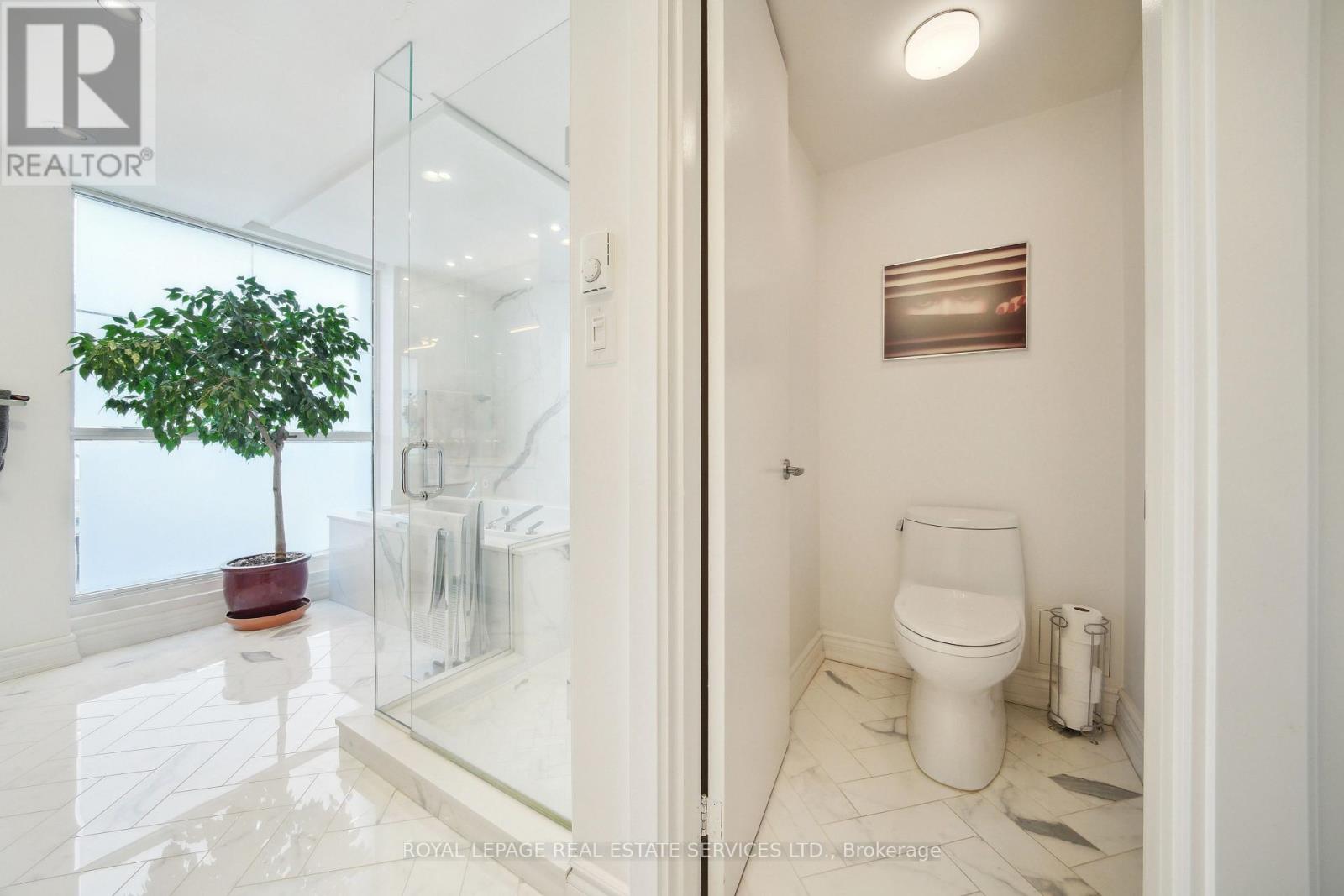 601 - 480 Queens Quay W Property Photo 37
