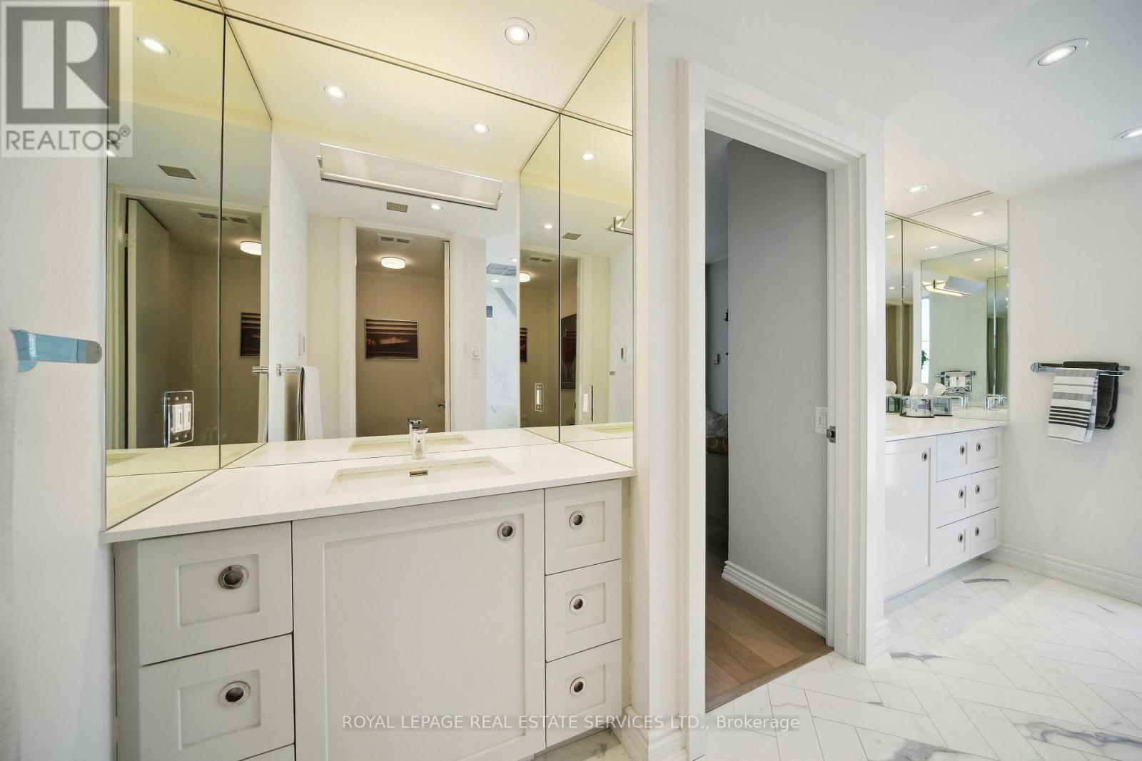 601 - 480 Queens Quay W Property Photo 38