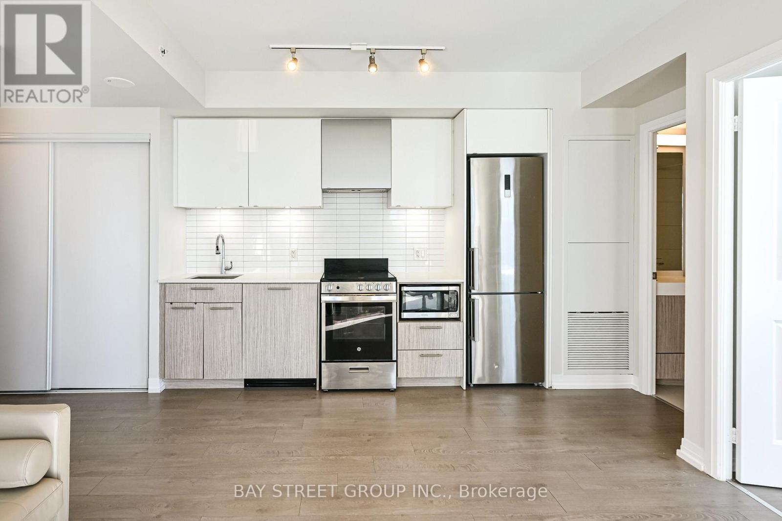 4703 - 251 JARVIS STREET Property Photo 1