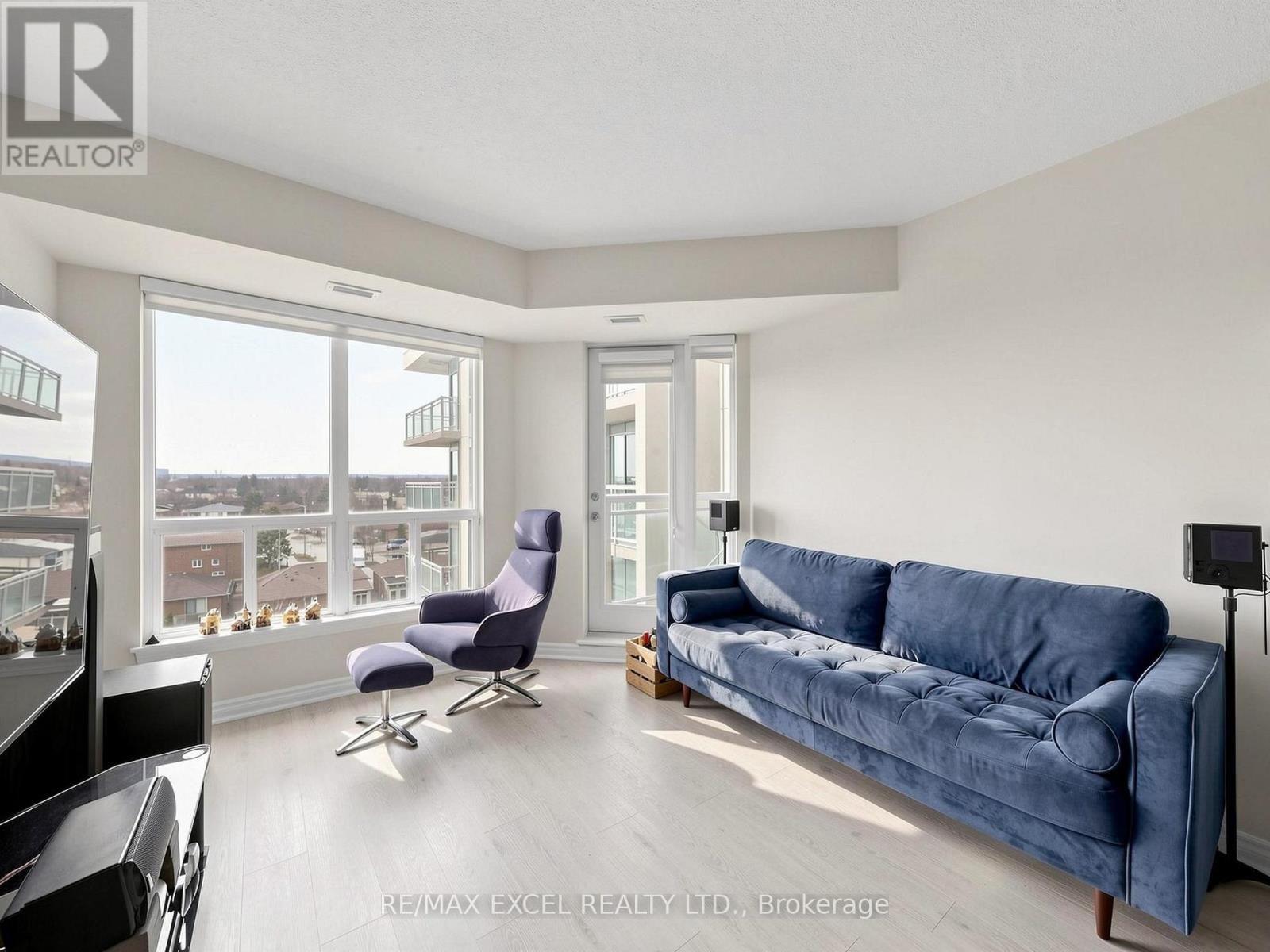 711 - 920 Sheppard Avenue W Property Photo 4