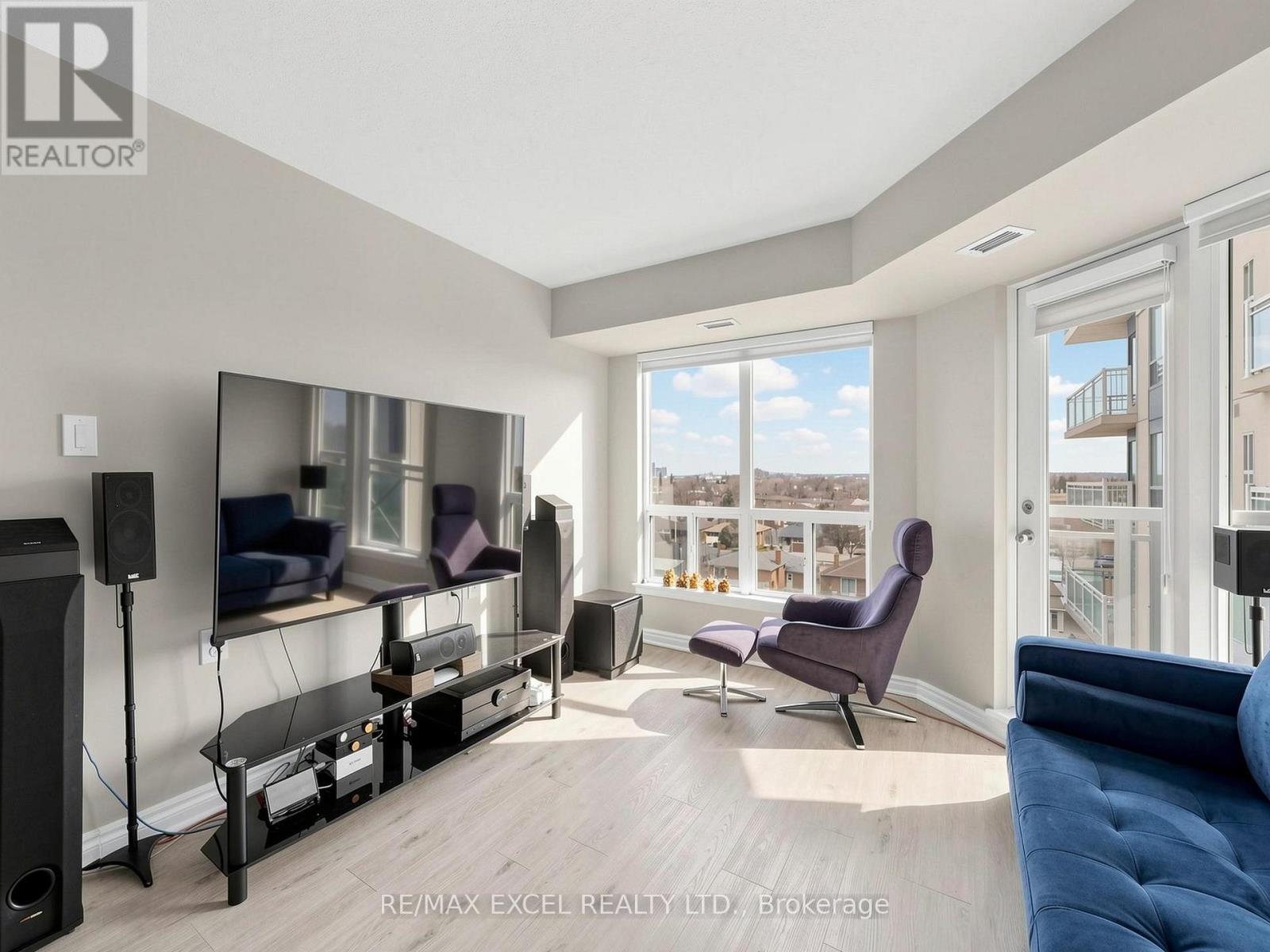 711 - 920 Sheppard Avenue W Property Photo 5
