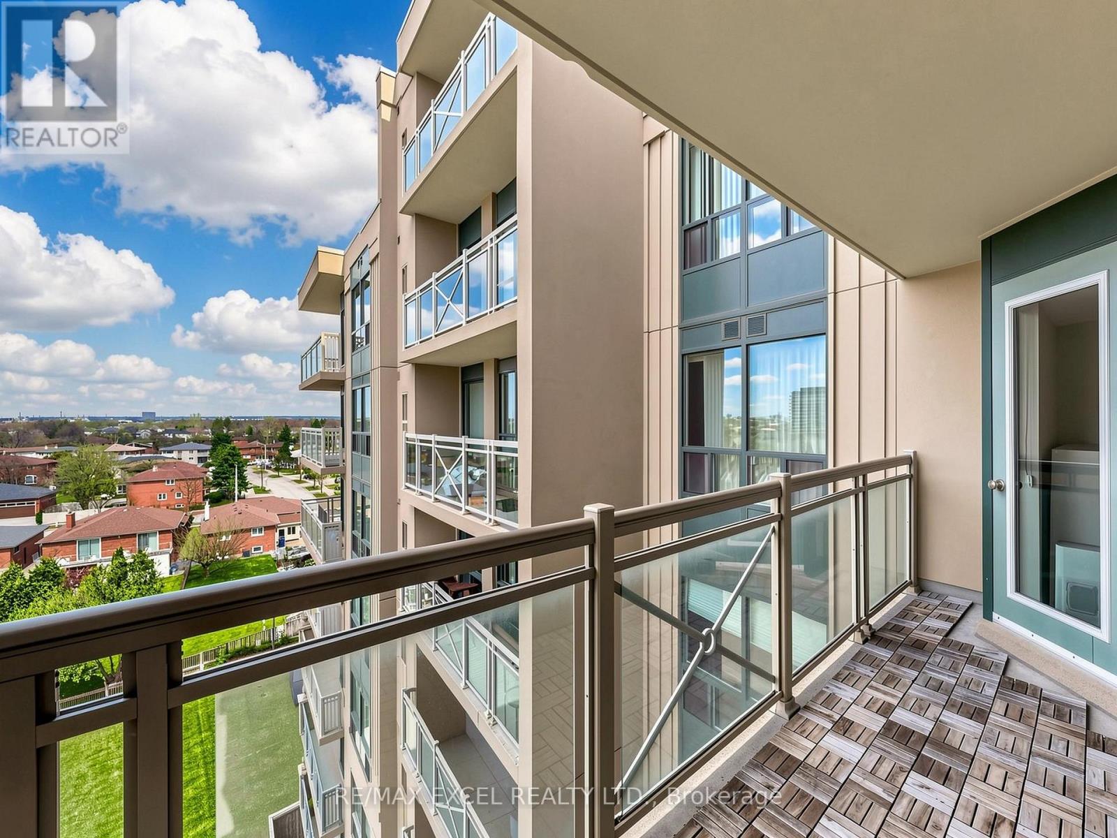 711 - 920 Sheppard Avenue W Property Photo 14