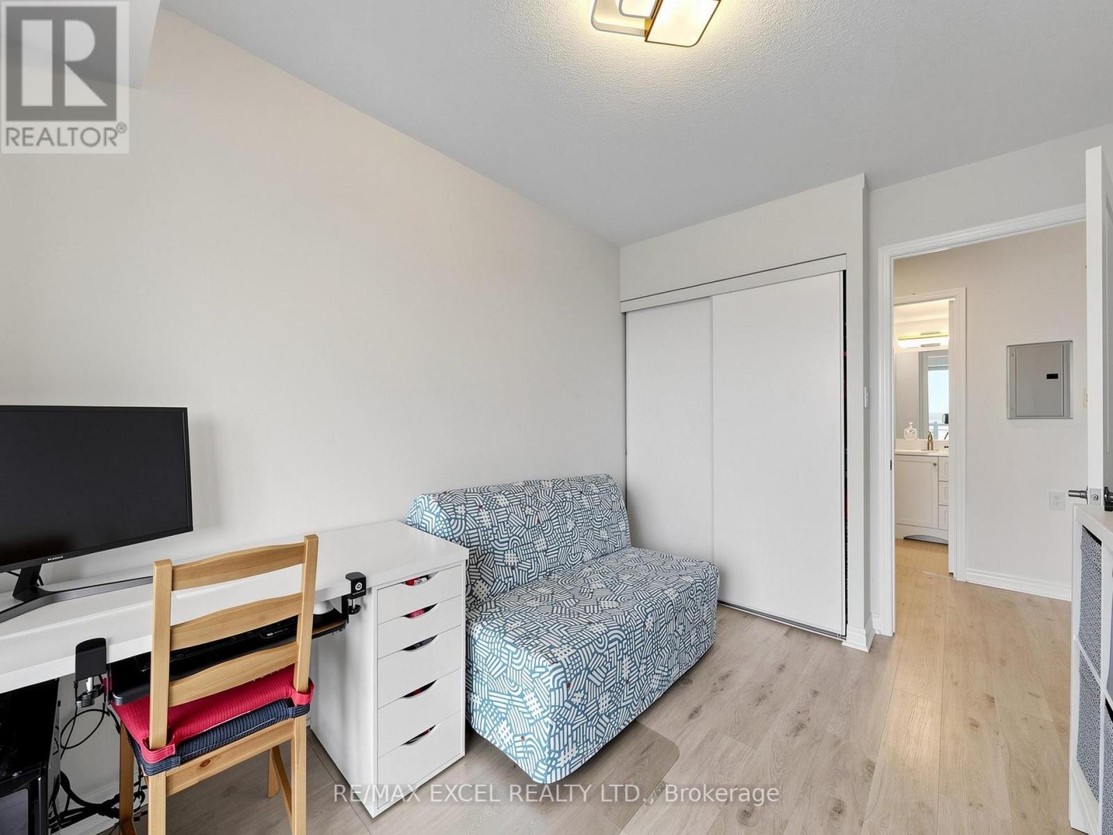 711 - 920 Sheppard Avenue W Property Photo 22