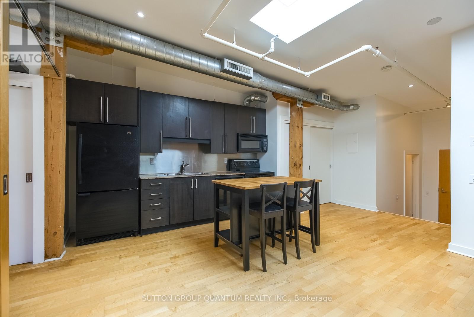 413 - 81a Front Street E Property Photo 10