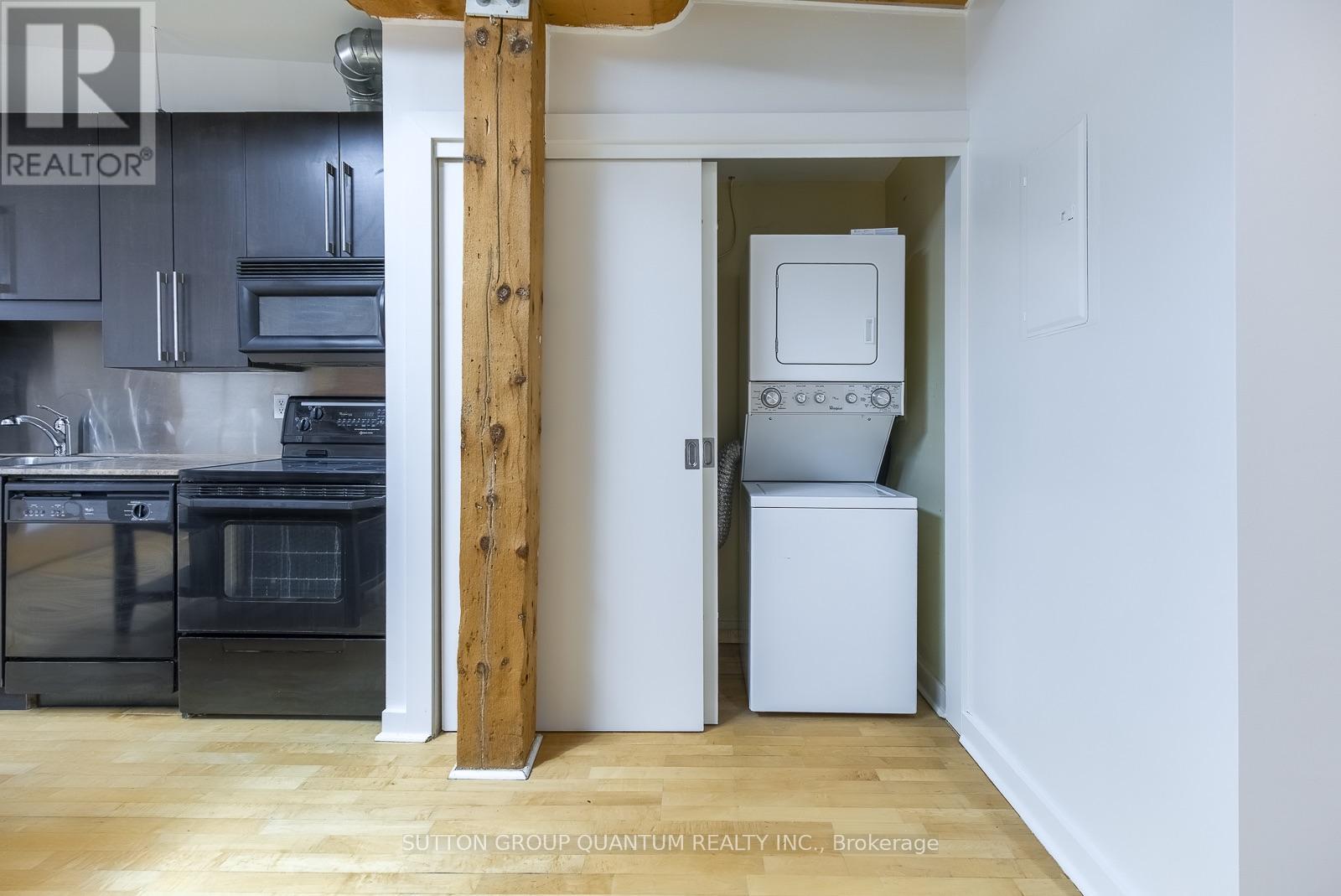 413 - 81a Front Street E Property Photo 15