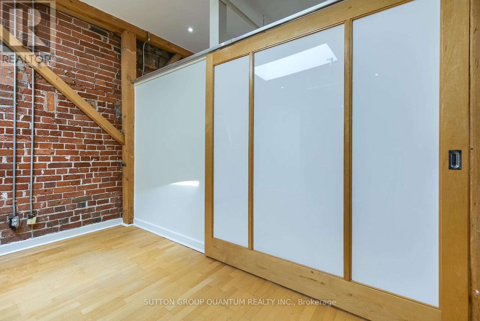 413 - 81a Front Street E Property Photo 17