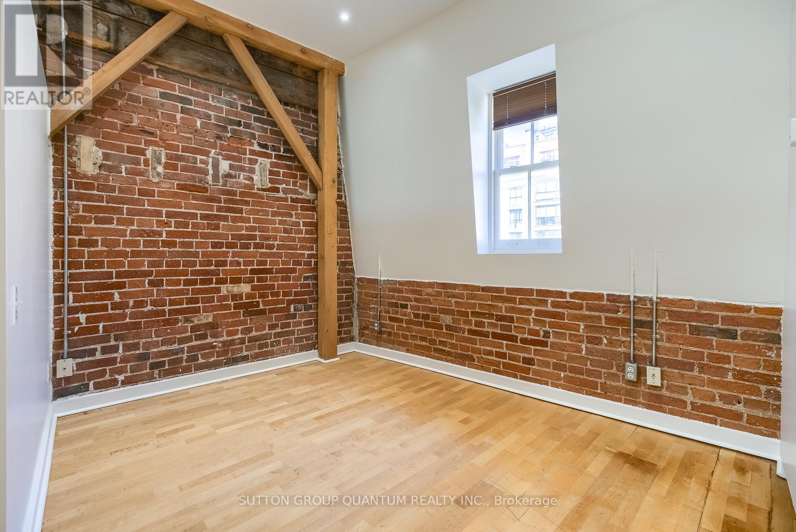 413 - 81a Front Street E Property Photo 18