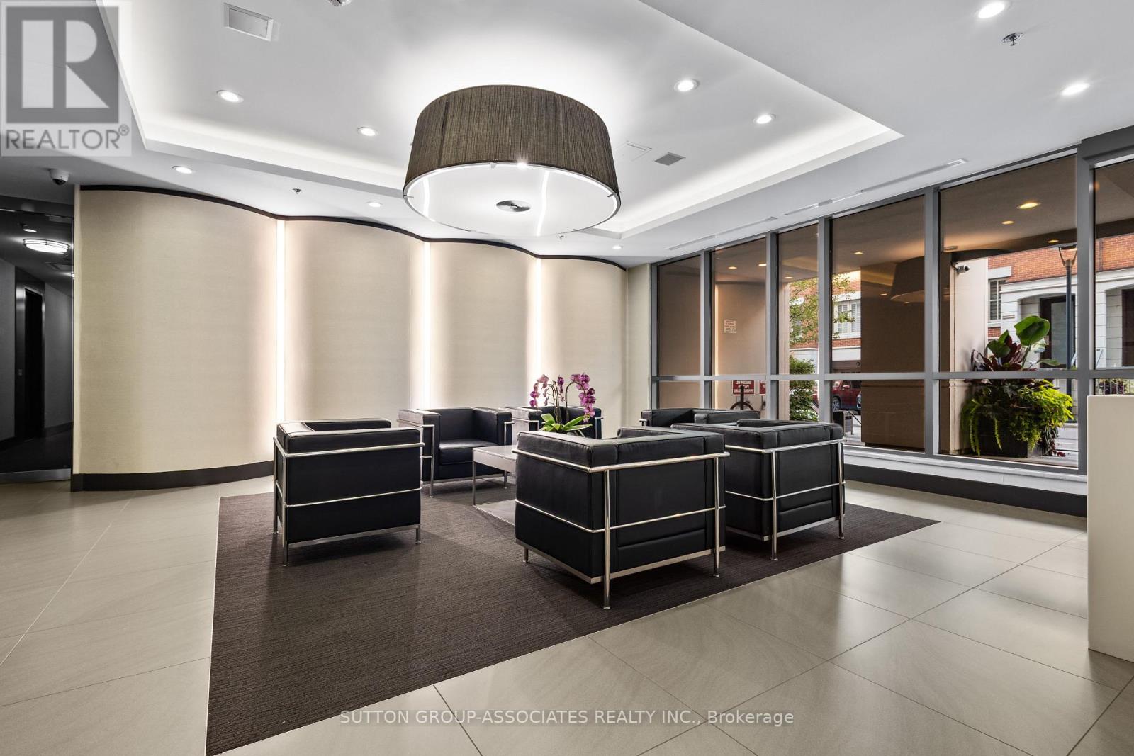 502 - 377 Madison Avenue Property Photo 3