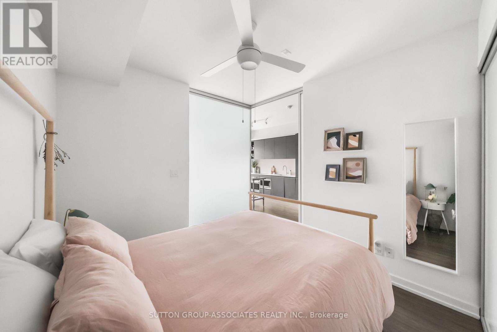502 - 377 Madison Avenue Property Photo 16