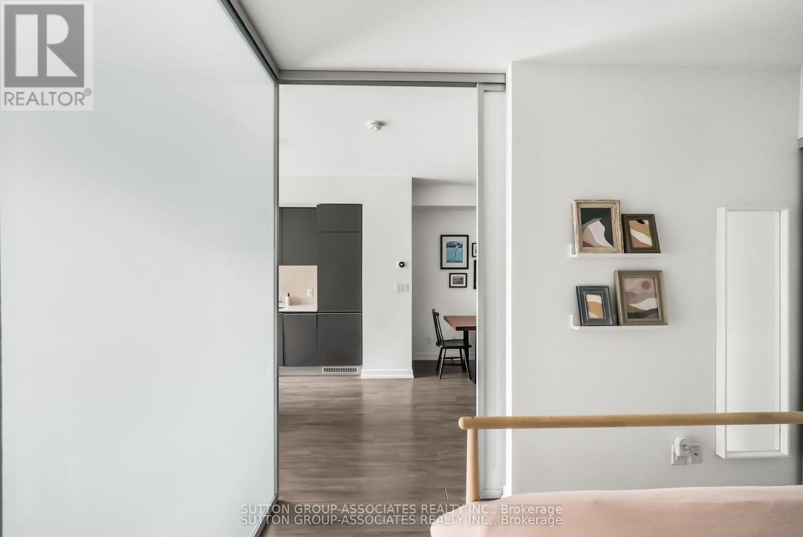 502 - 377 Madison Avenue Property Photo 17