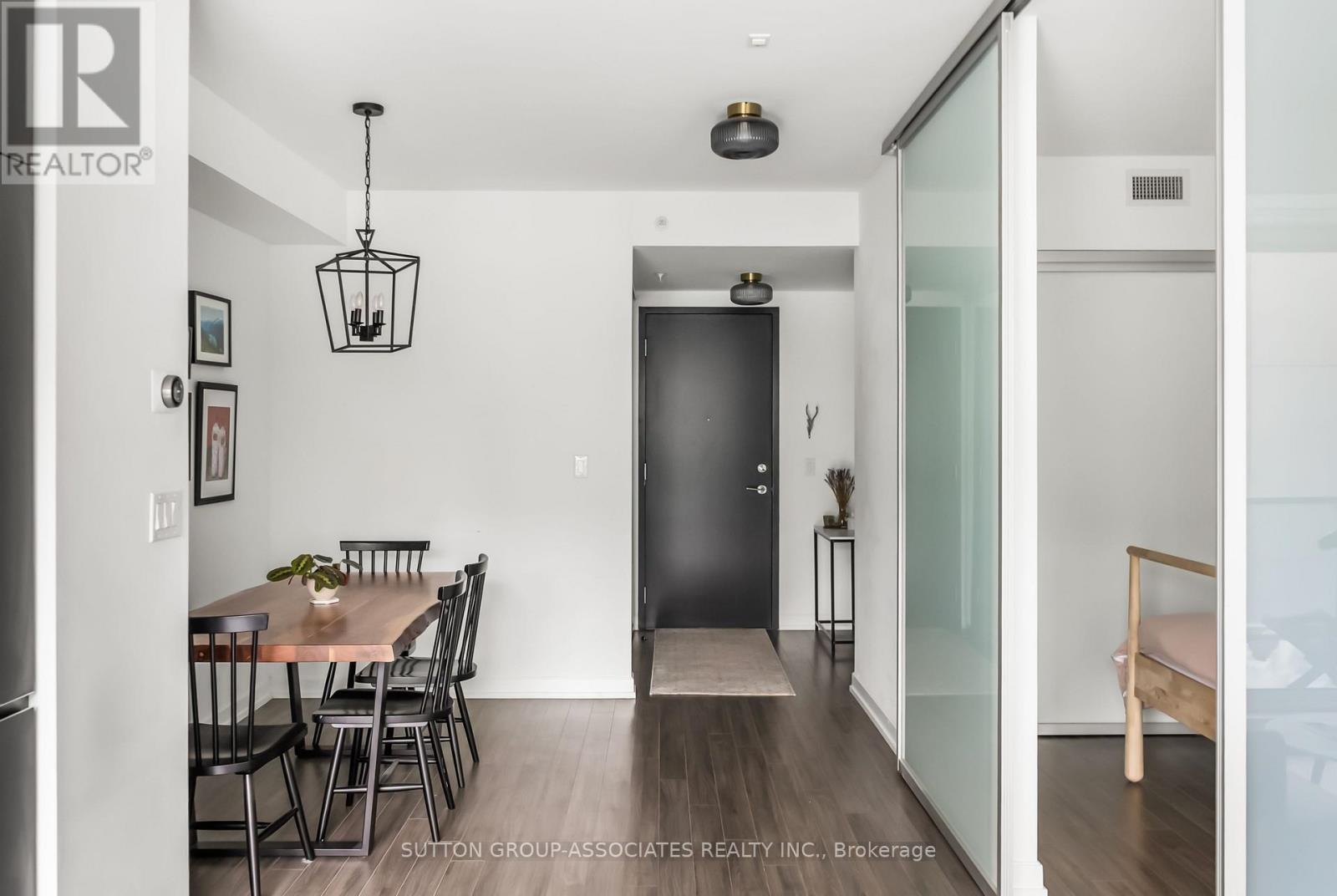 502 - 377 Madison Avenue Property Photo 18