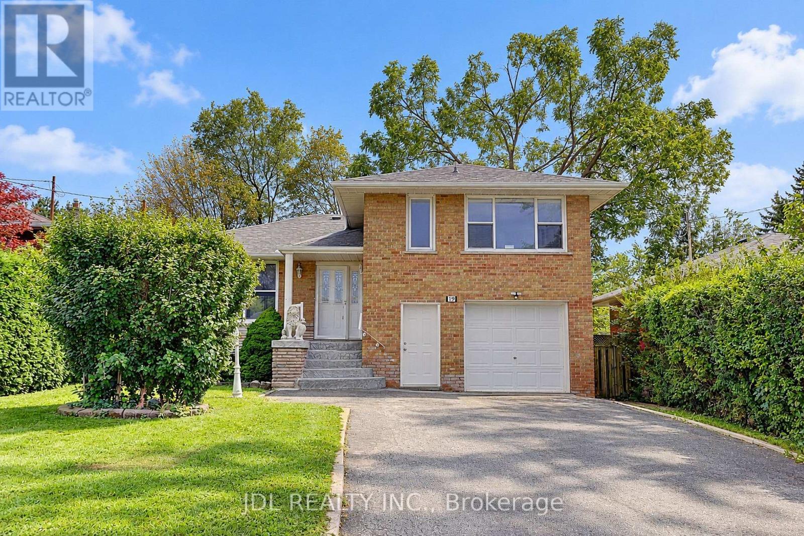 19 Sweeney Drive Property Photo 1