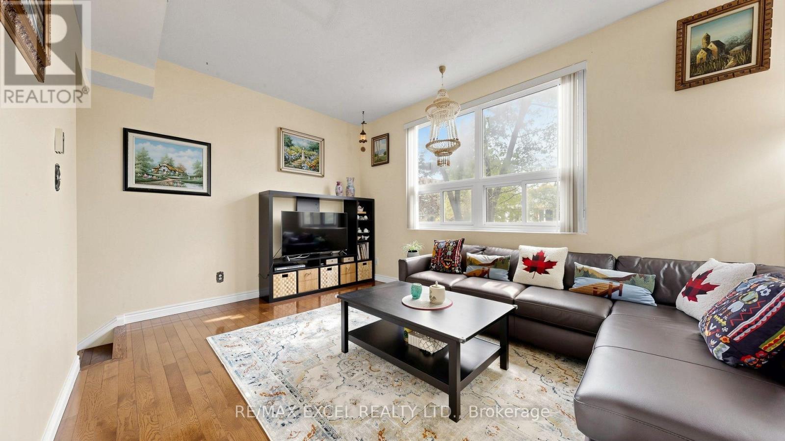 110 Courville Coach Way Property Photo 6