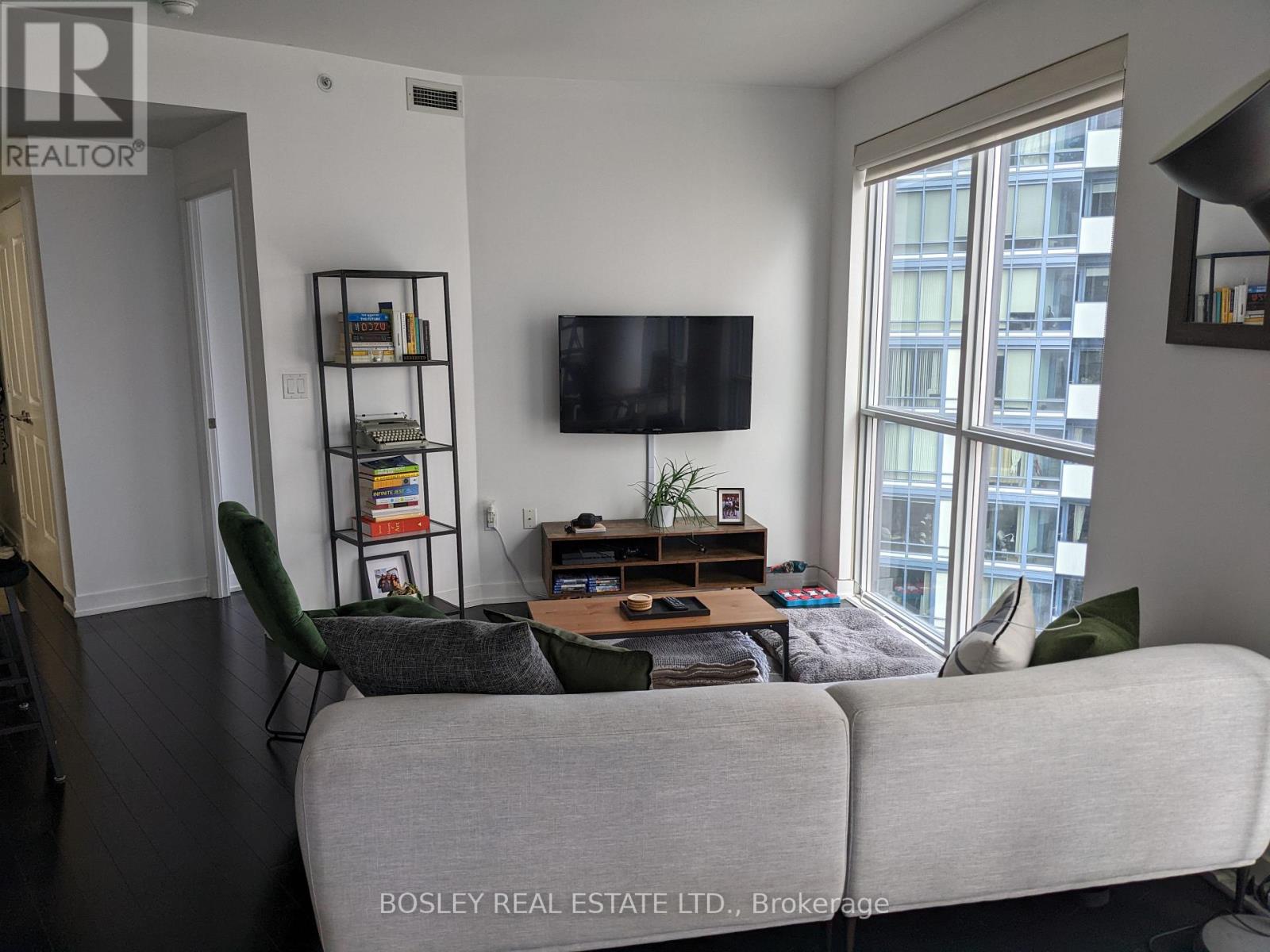 1806 - 1 The Esplanade Avenue Property Photo 6