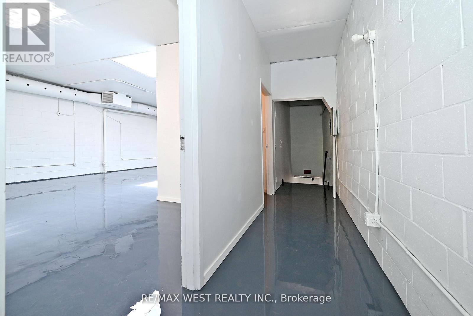 Upper - 31 Atlantic Avenue Property Photo 9