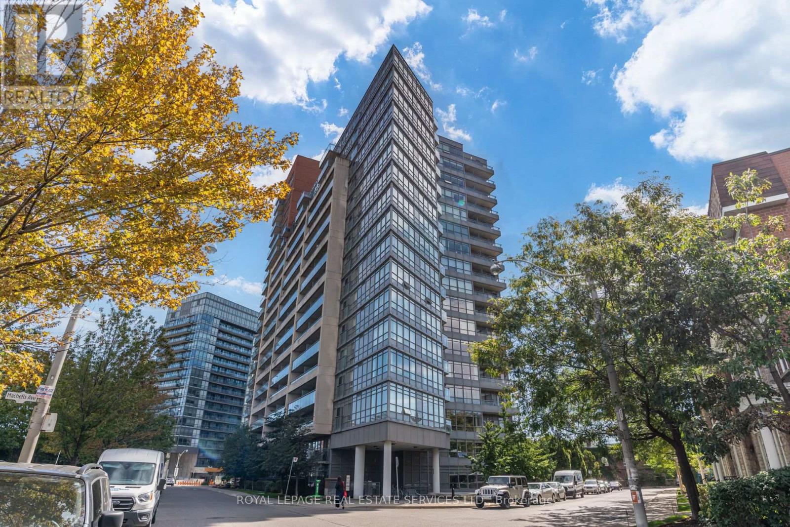 107 - 38 Joe Shuster Way Photo de la propriété 1