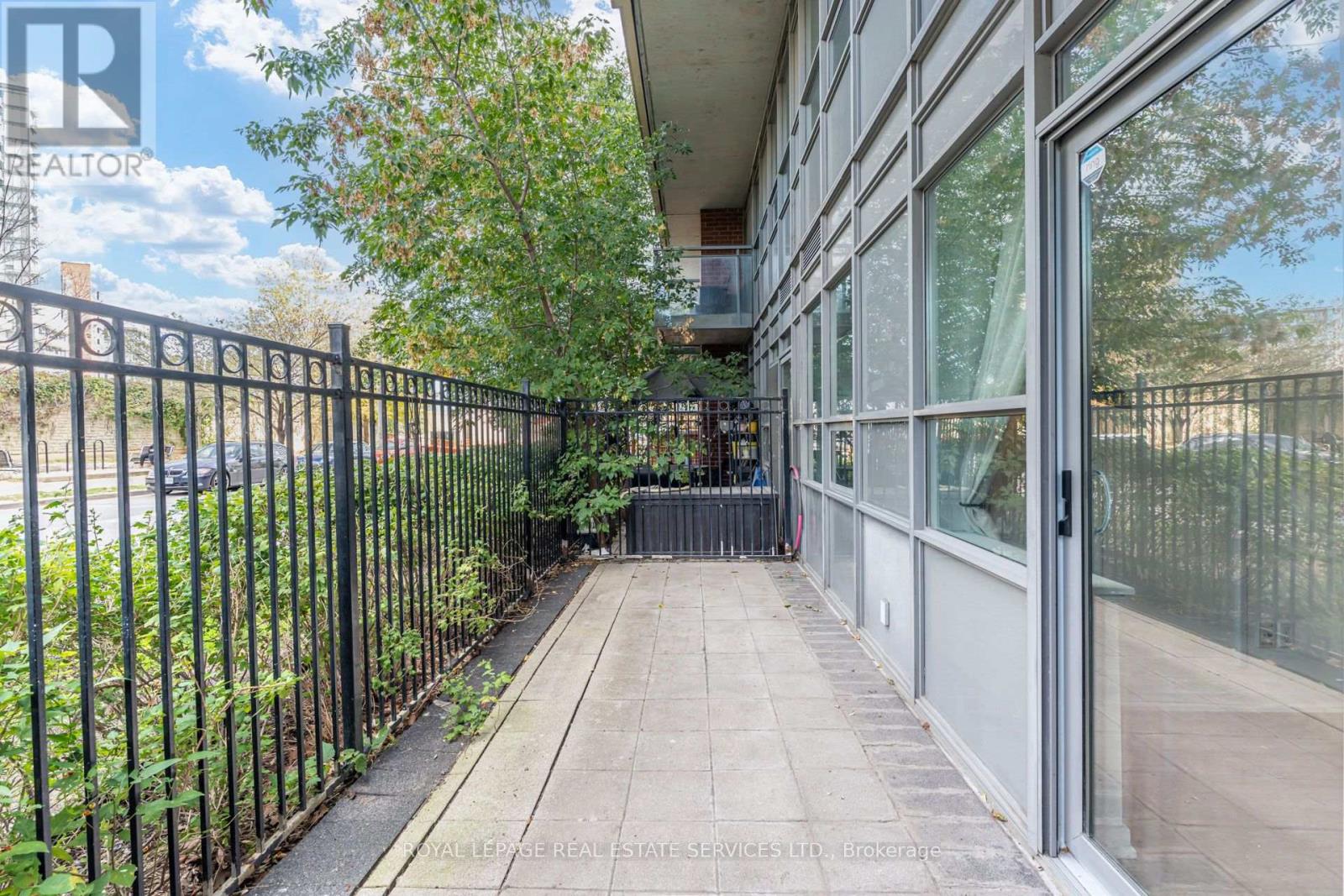 107 - 38 Joe Shuster Way Property Photo 24