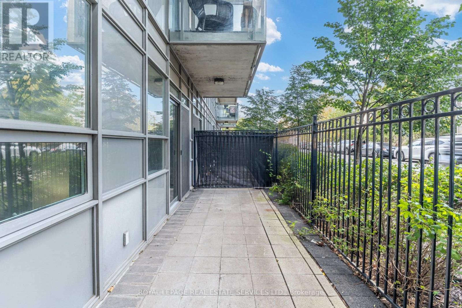 107 - 38 Joe Shuster Way Property Photo 25
