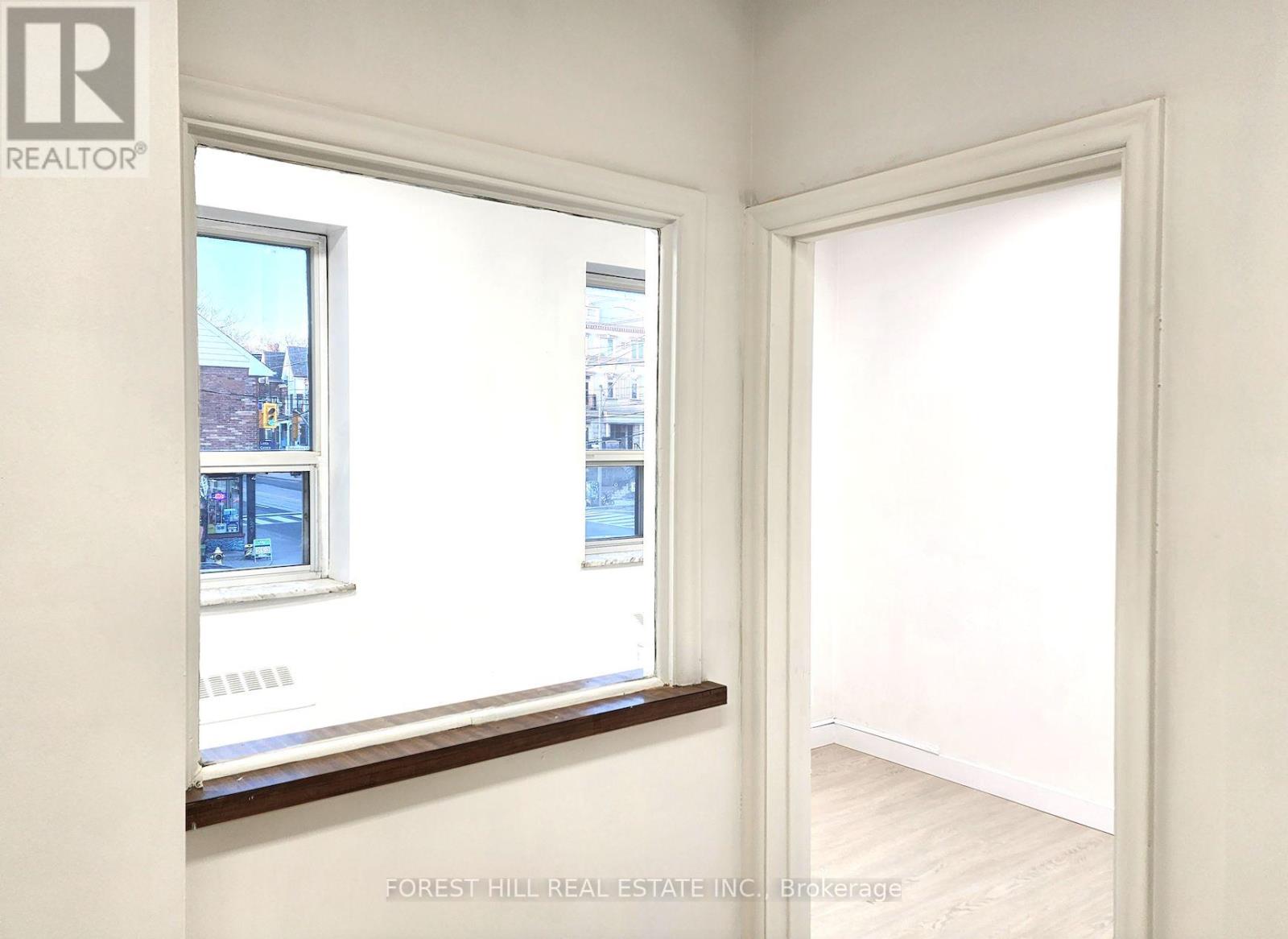 250 - 226 Bathurst Street Property Photo 4
