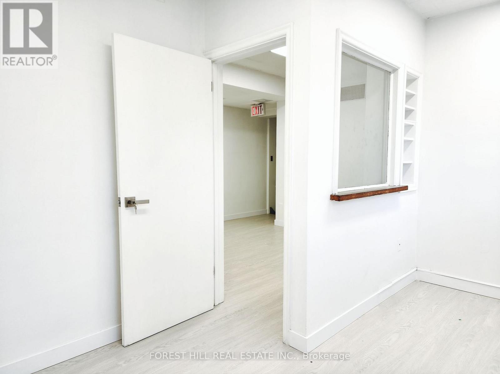 250 - 226 Bathurst Street Property Photo 6