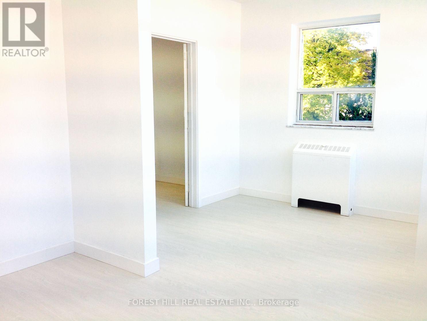 250 - 226 Bathurst Street Property Photo 9
