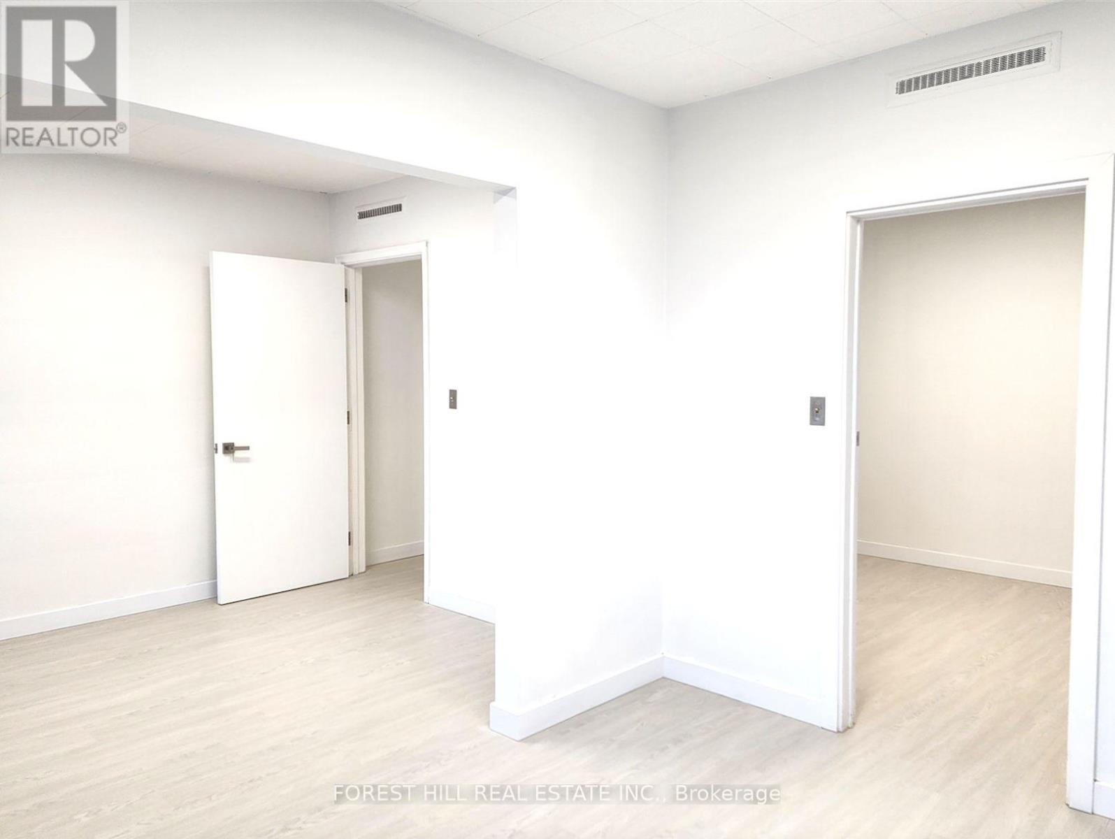 250 - 226 Bathurst Street Property Photo 11