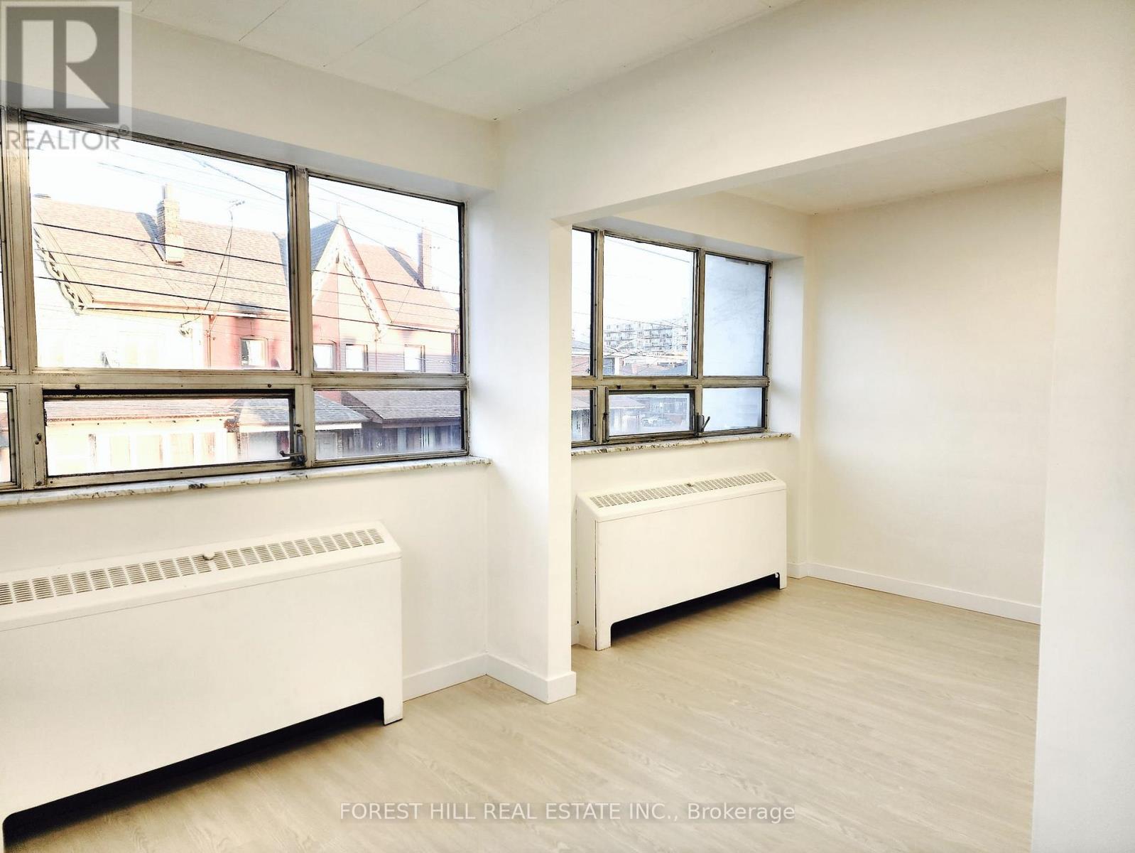 250 - 226 Bathurst Street Property Photo 18