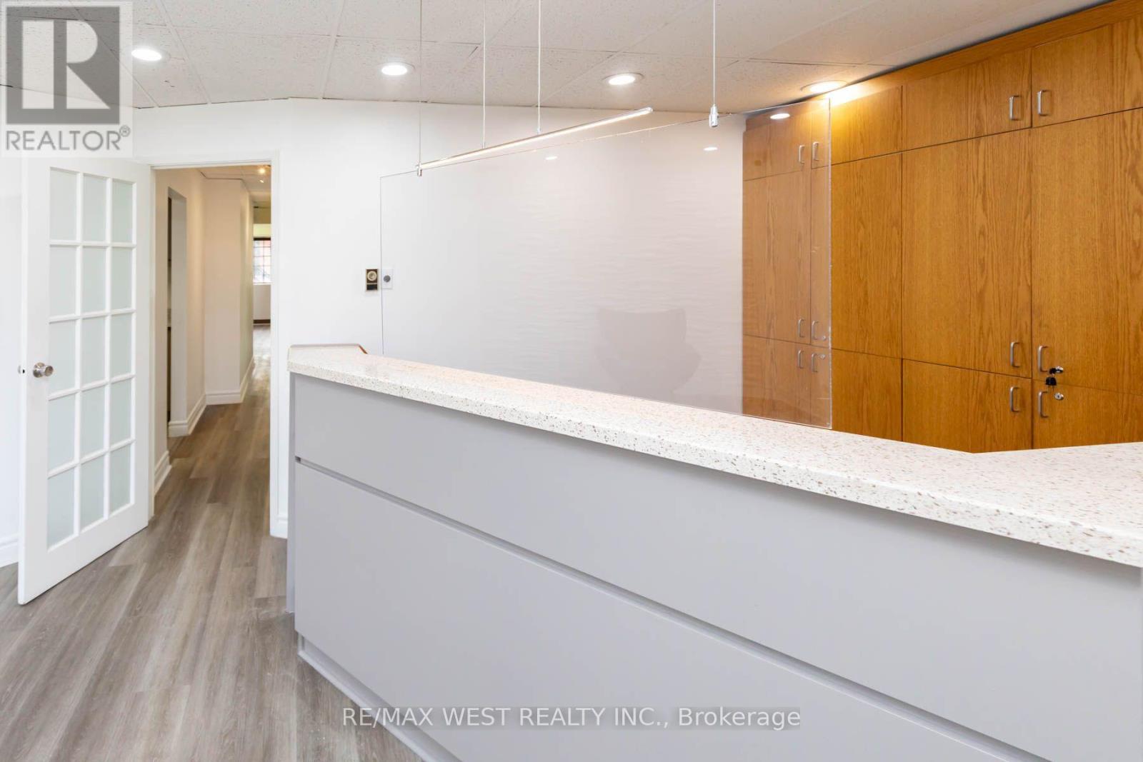 Main Floor - 1083 Bloor Street W Property Photo 6