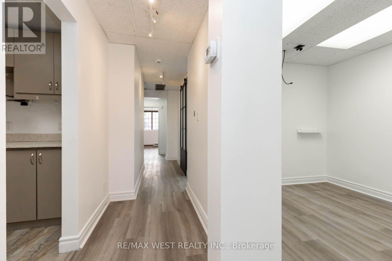 Main Floor - 1083 Bloor Street W Property Photo 9
