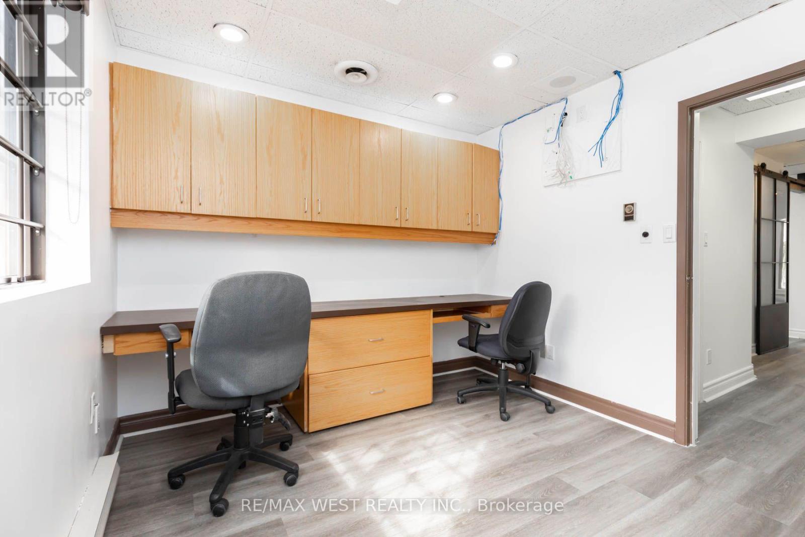 Main Floor - 1083 Bloor Street W Property Photo 20