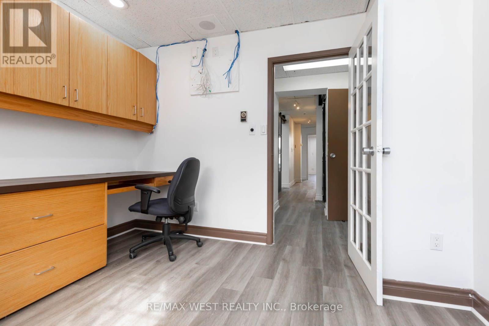 Main Floor - 1083 Bloor Street W Property Photo 21