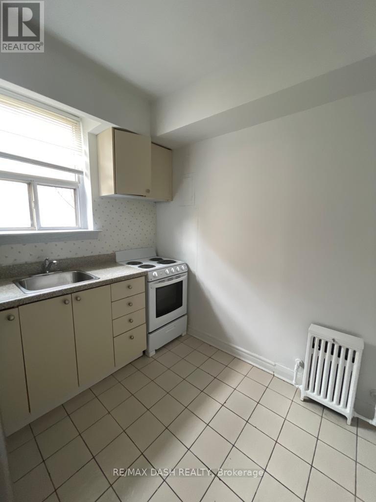 B1 - 50 Neptune Drive Property Photo 5