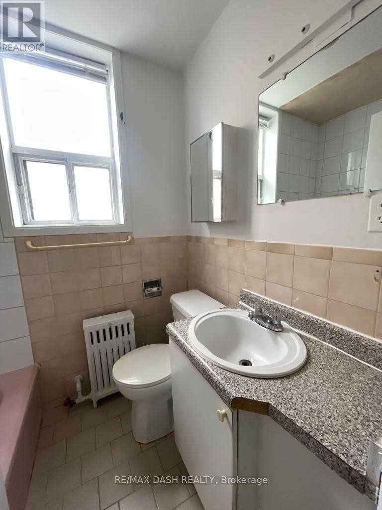 B1 - 50 Neptune Drive Property Photo 10