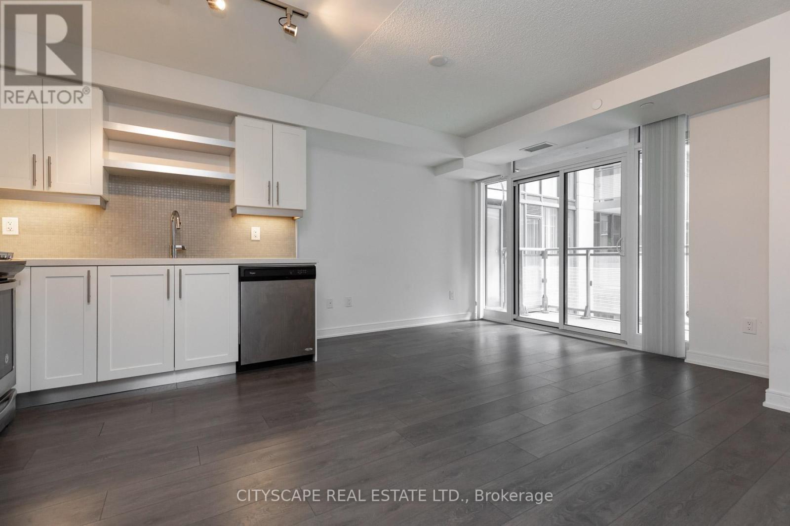 702 - 525 Adelaide Street W Property Photo 1
