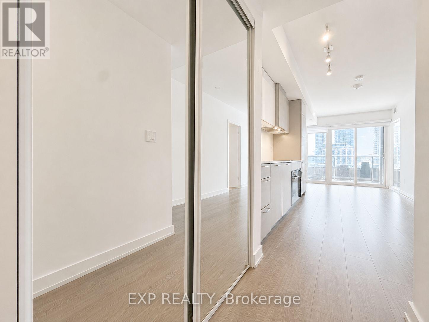 811 - 19 Western Battery Road Property Photo 7