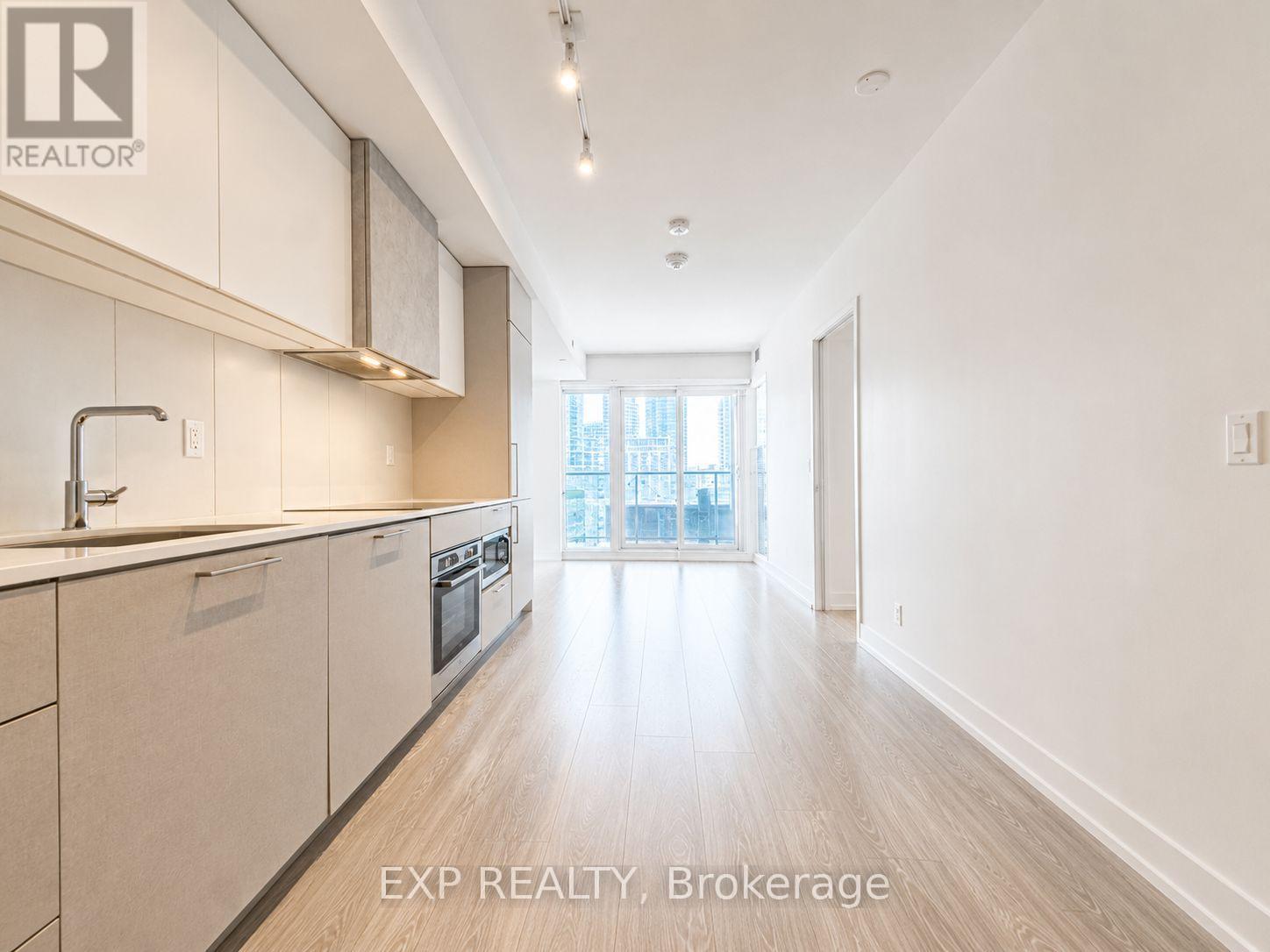 811 - 19 Western Battery Road Property Photo 10