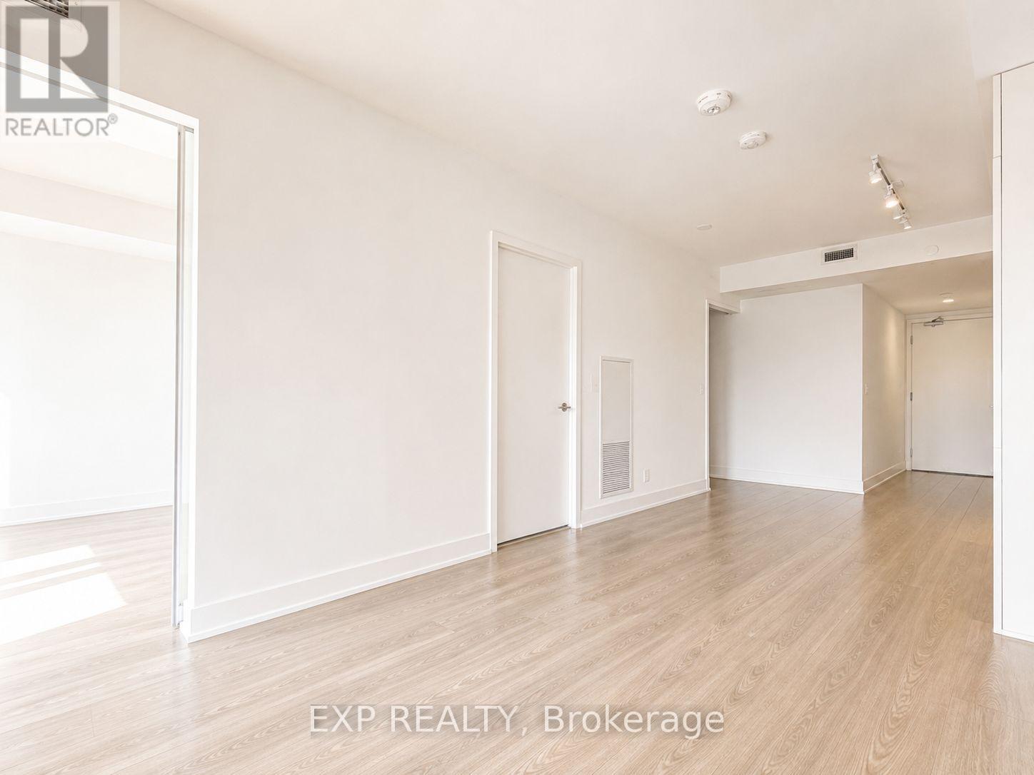 811 - 19 Western Battery Road Property Photo 14